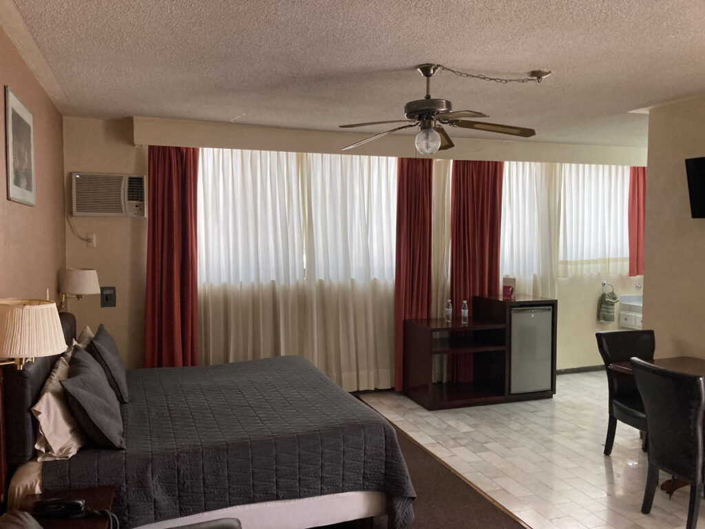 Habitación sencilla, Hospedaje Hotel Flamingo Kristal, Hotel en Irapuato Guanajuato