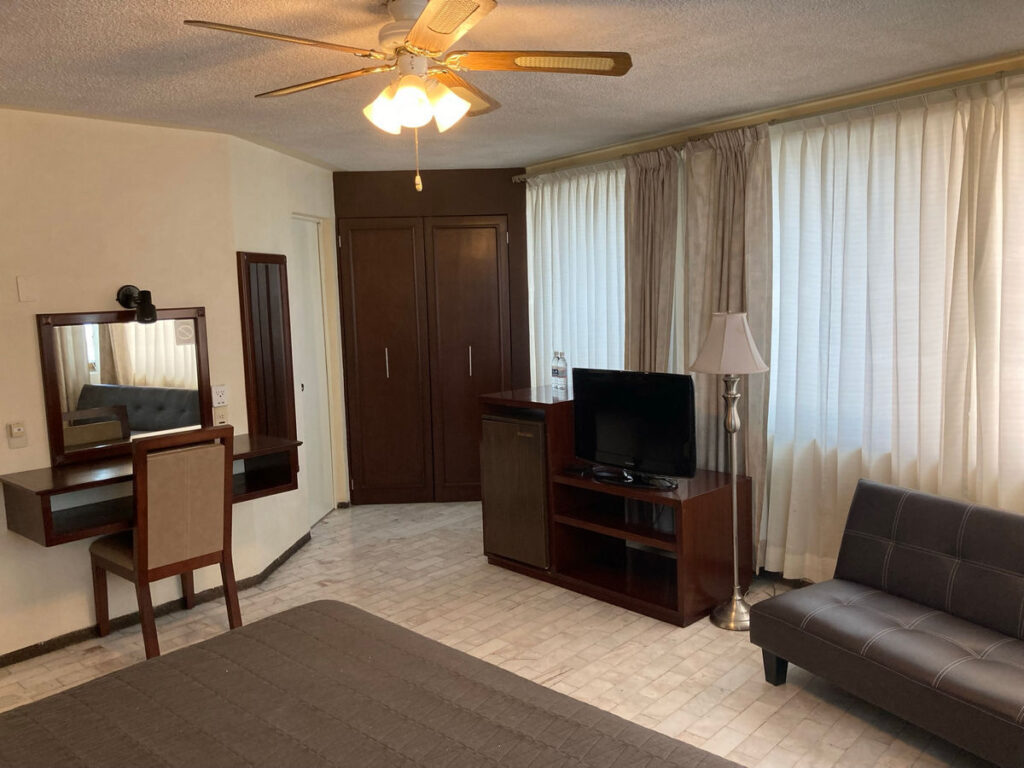 Habitación sencilla, Hospedaje Hotel Flamingo Kristal, Hotel en Irapuato Guanajuato